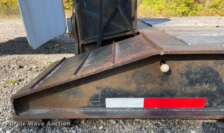 image for item DP0123 2007 X L Specialized Trailers Inc  lowboy equipment trailer