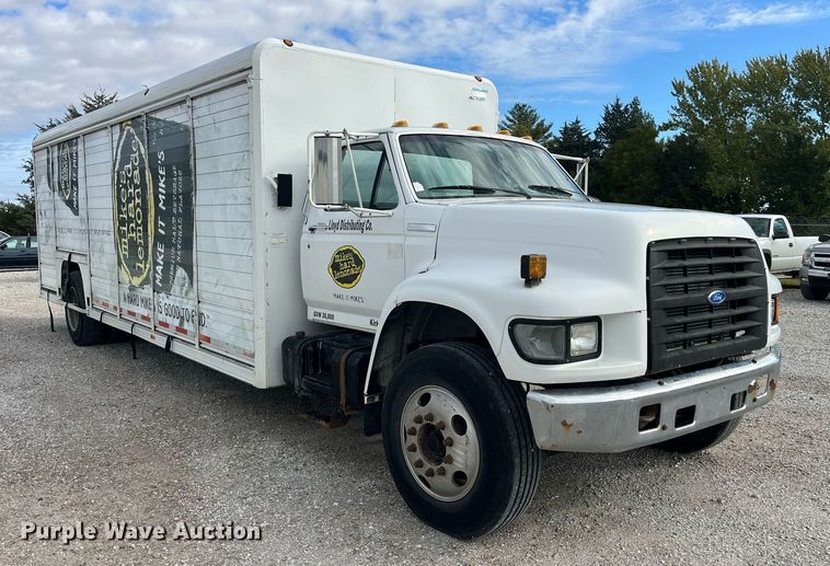 image for item DP2106 1995 Ford F800  delivery truck