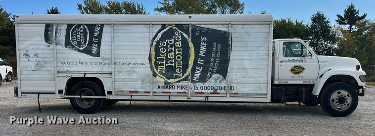 image for item DP2106 1995 Ford F800  delivery truck