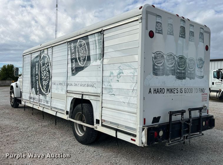 image for item DP2106 1995 Ford F800  delivery truck