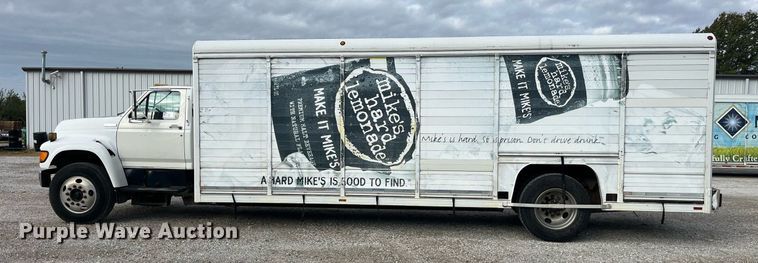 image for item DP2106 1995 Ford F800  delivery truck