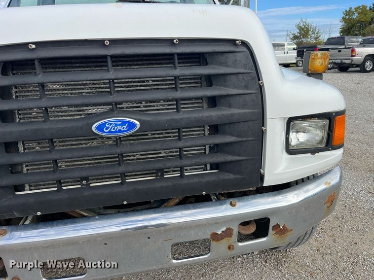 image for item DP2106 1995 Ford F800  delivery truck