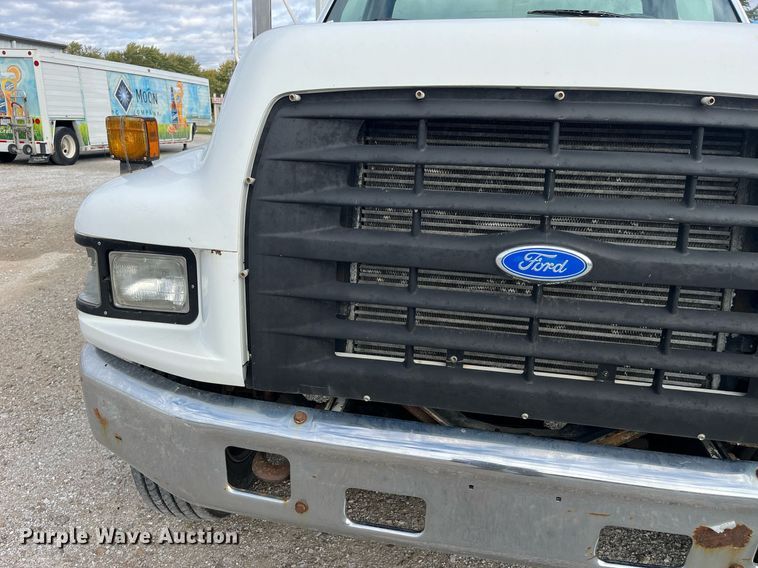 image for item DP2106 1995 Ford F800  delivery truck