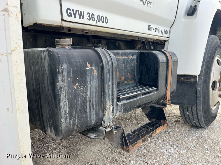 image for item DP2106 1995 Ford F800  delivery truck