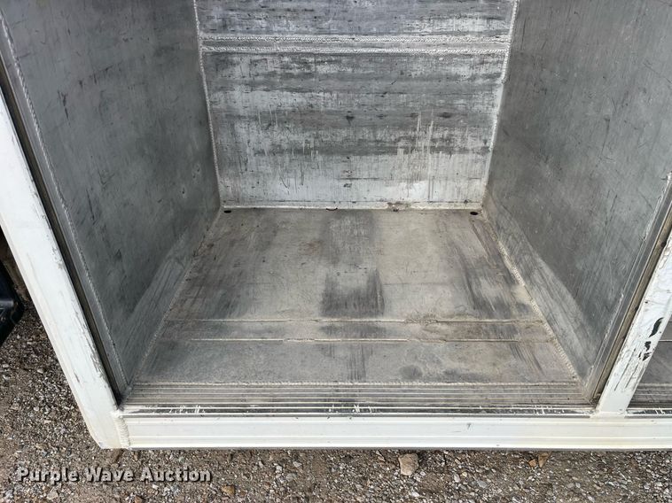 image for item DP2106 1995 Ford F800  delivery truck