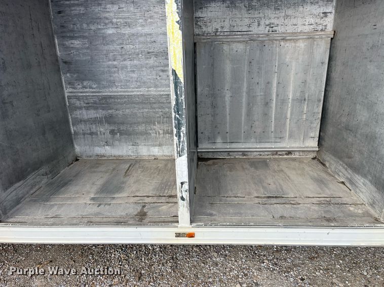 image for item DP2106 1995 Ford F800  delivery truck