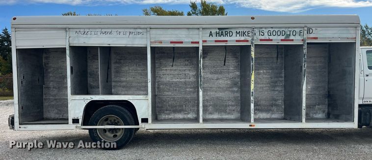 image for item DP2106 1995 Ford F800  delivery truck