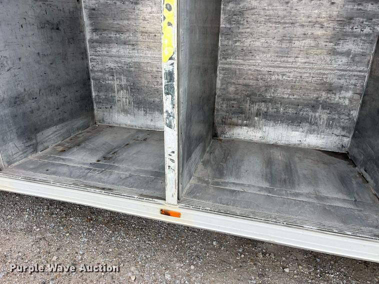 image for item DP2106 1995 Ford F800  delivery truck