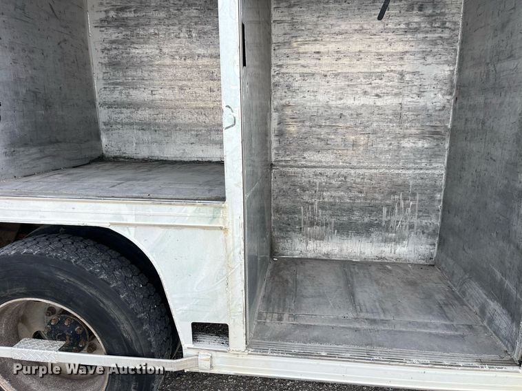 image for item DP2106 1995 Ford F800  delivery truck