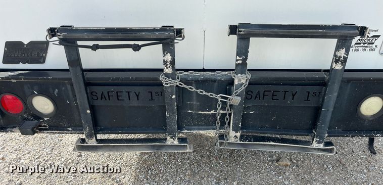 image for item DP2106 1995 Ford F800  delivery truck