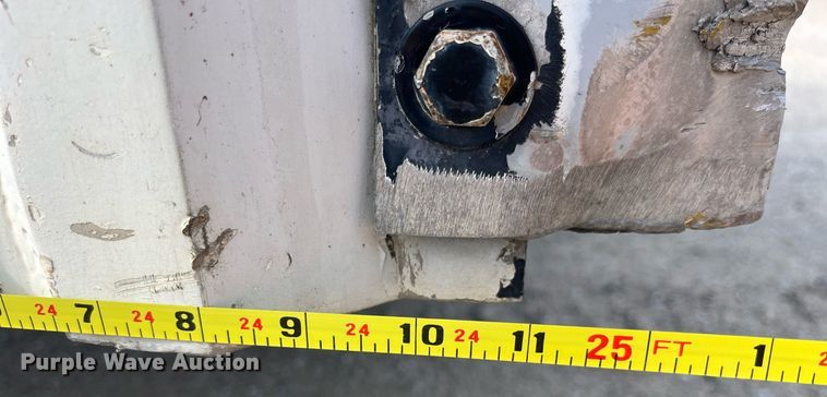 image for item DP2106 1995 Ford F800  delivery truck