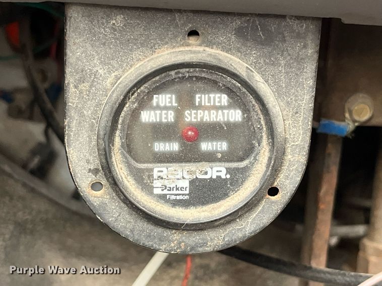 image for item DP2106 1995 Ford F800  delivery truck