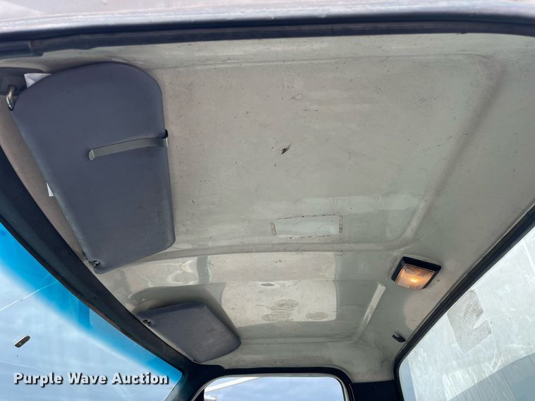 image for item DP2106 1995 Ford F800  delivery truck