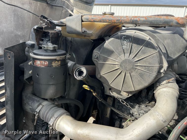 image for item DP2106 1995 Ford F800  delivery truck