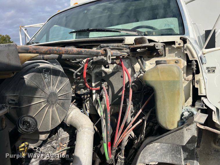 image for item DP2106 1995 Ford F800  delivery truck