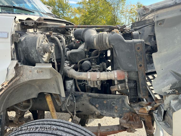 image for item DP2106 1995 Ford F800  delivery truck