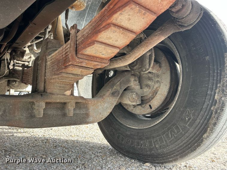 image for item DP2106 1995 Ford F800  delivery truck