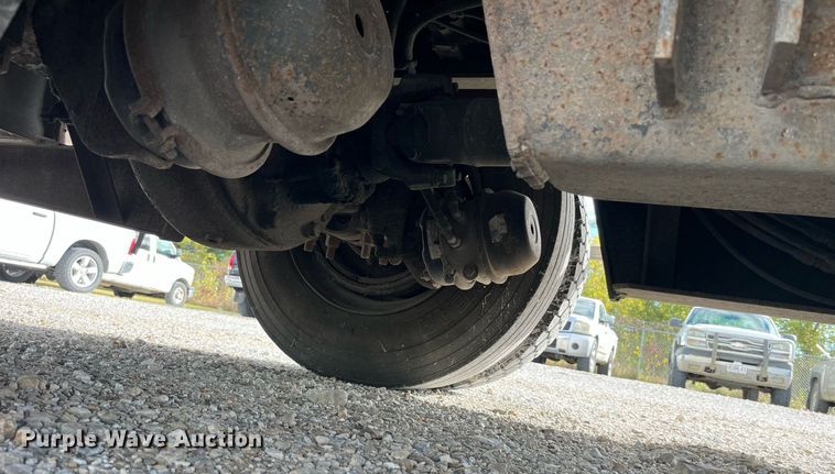 image for item DP2106 1995 Ford F800  delivery truck