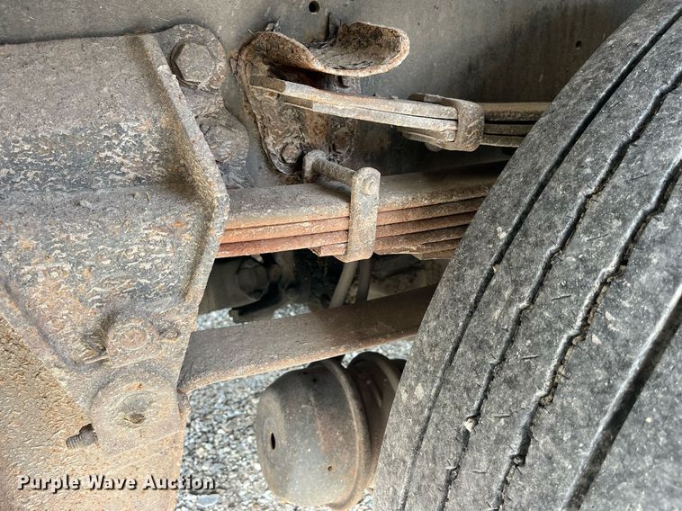 image for item DP2106 1995 Ford F800  delivery truck