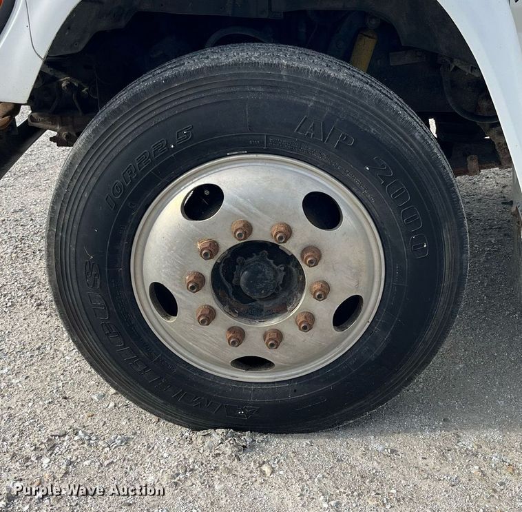 image for item DP2106 1995 Ford F800  delivery truck