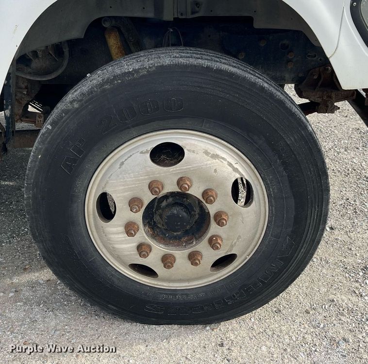 image for item DP2106 1995 Ford F800  delivery truck