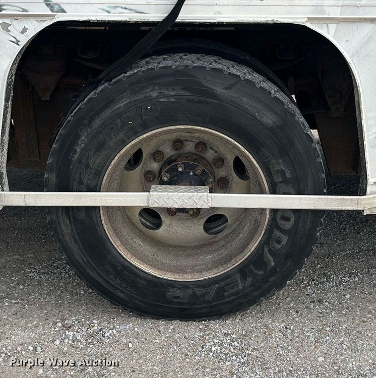 image for item DP2106 1995 Ford F800  delivery truck