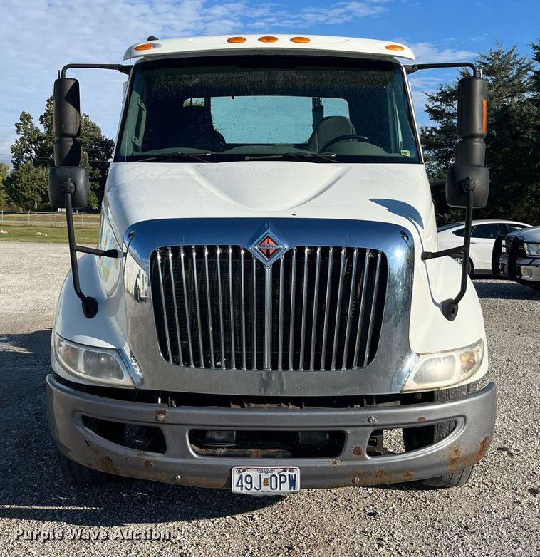 image for item DP2107 2012 International 8600 SBA 4X2  semi truck