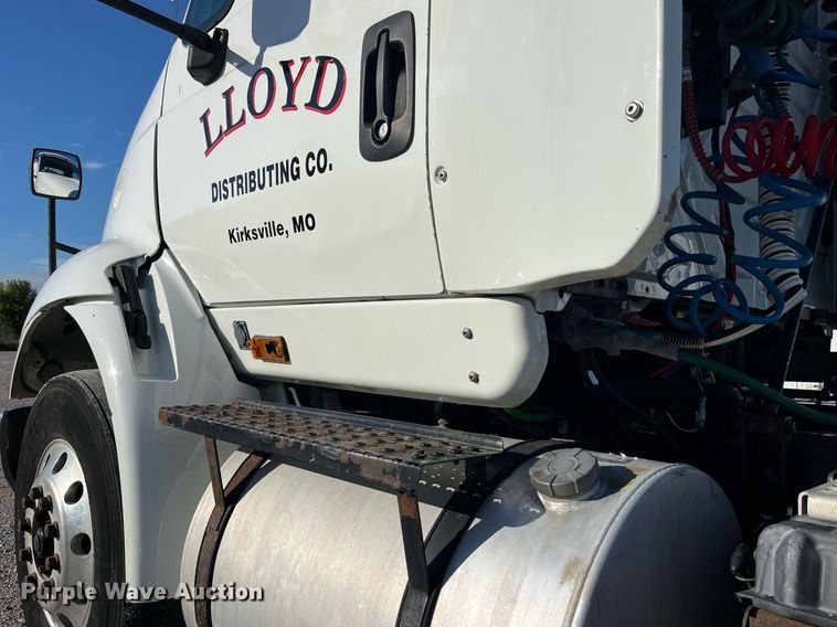 image for item DP2107 2012 International 8600 SBA 4X2  semi truck