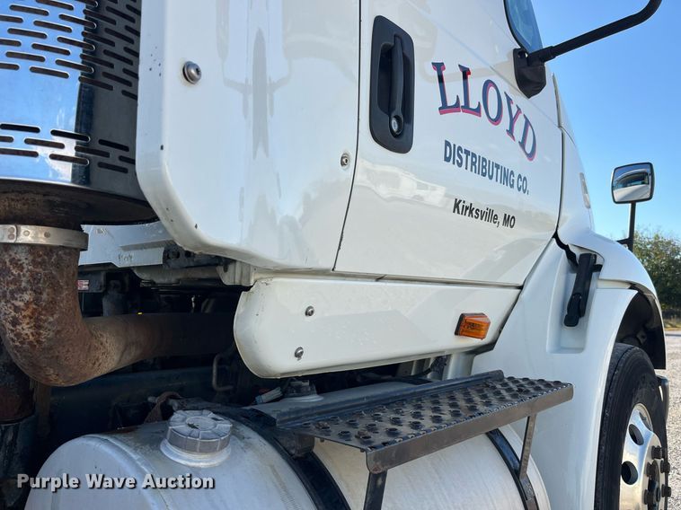 image for item DP2107 2012 International 8600 SBA 4X2  semi truck