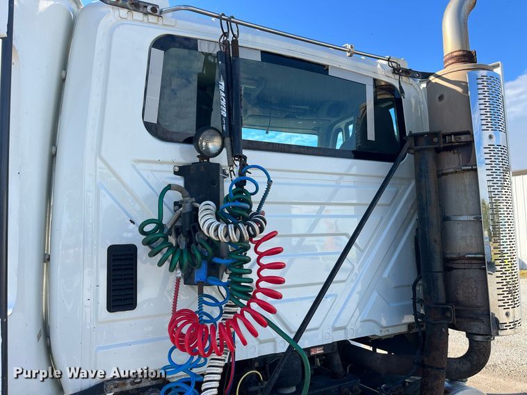 image for item DP2107 2012 International 8600 SBA 4X2  semi truck