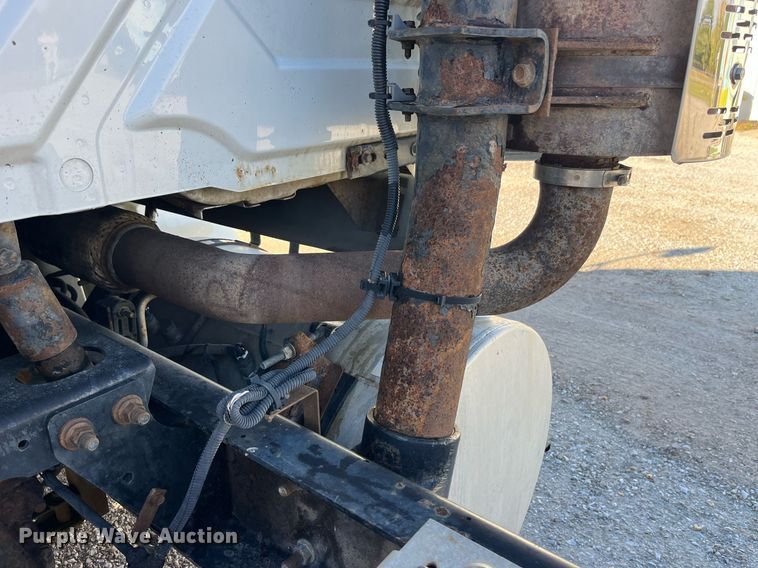 image for item DP2107 2012 International 8600 SBA 4X2  semi truck