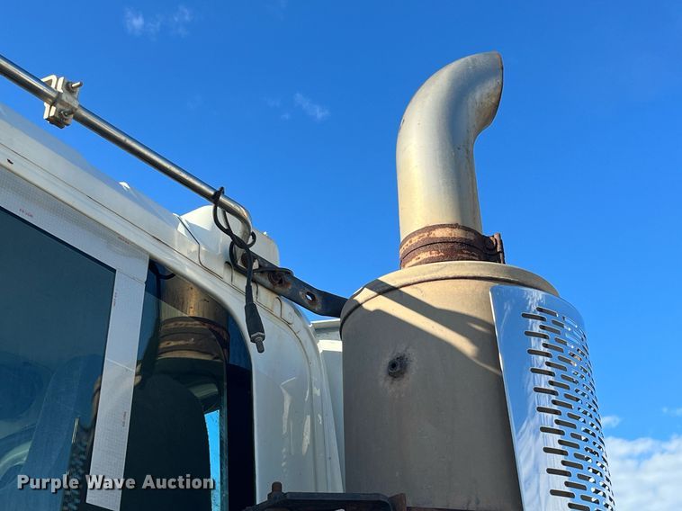 image for item DP2107 2012 International 8600 SBA 4X2  semi truck