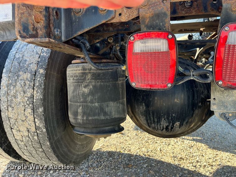 image for item DP2107 2012 International 8600 SBA 4X2  semi truck