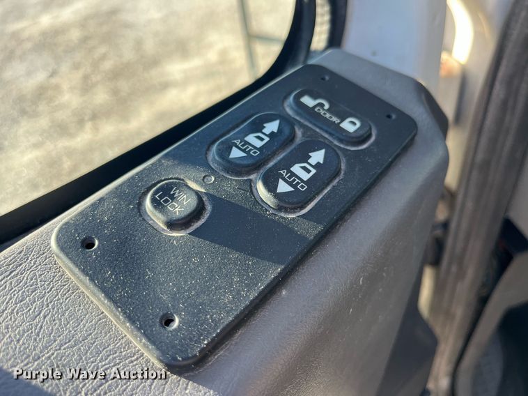 image for item DP2107 2012 International 8600 SBA 4X2  semi truck