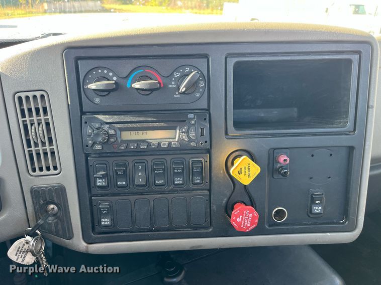 image for item DP2107 2012 International 8600 SBA 4X2  semi truck