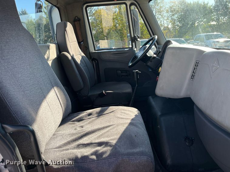 image for item DP2107 2012 International 8600 SBA 4X2  semi truck