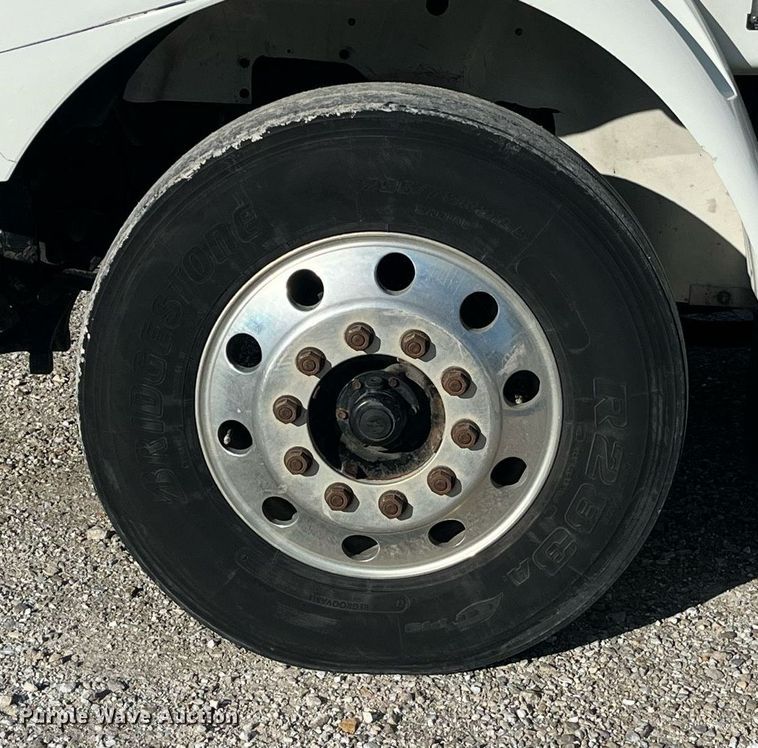 image for item DP2107 2012 International 8600 SBA 4X2  semi truck