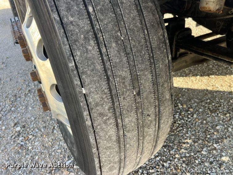 image for item DP2107 2012 International 8600 SBA 4X2  semi truck