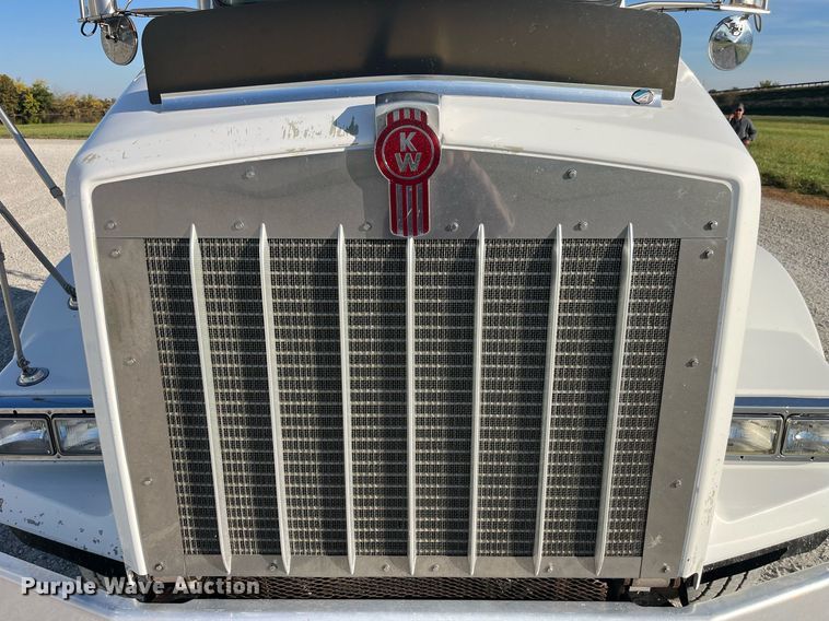 image for item DP2112 2006 Kenworth T800  semi truck