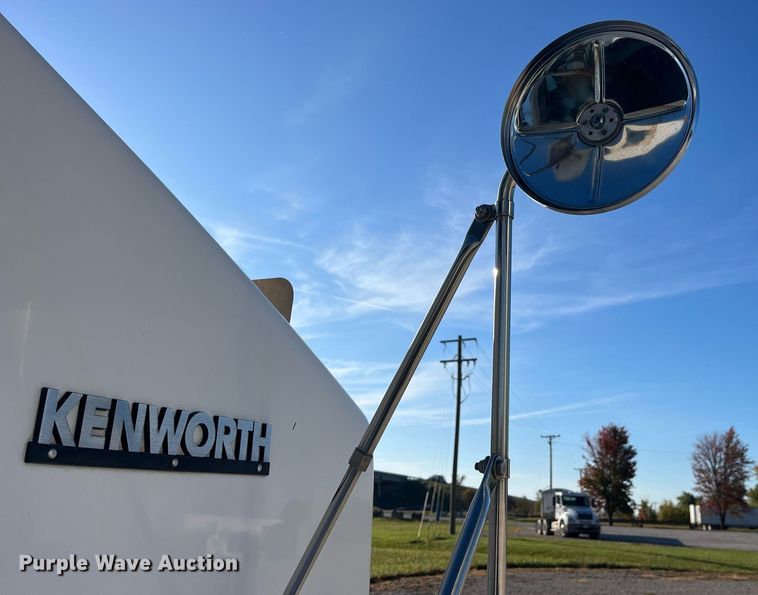 image for item DP2112 2006 Kenworth T800  semi truck