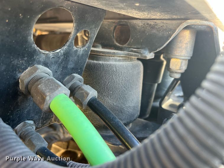 image for item DP2112 2006 Kenworth T800  semi truck