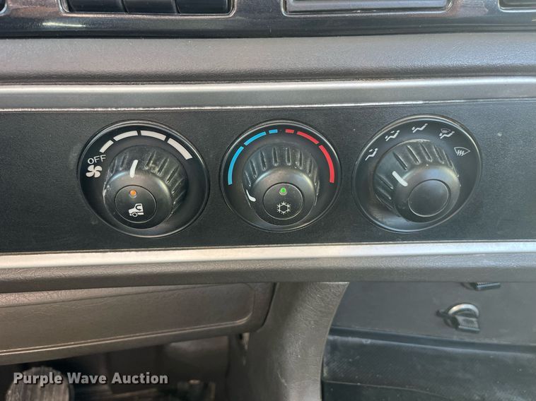 image for item DP2112 2006 Kenworth T800  semi truck