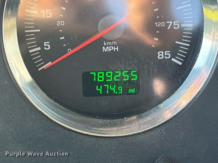 image for item DP2112 2006 Kenworth T800  semi truck