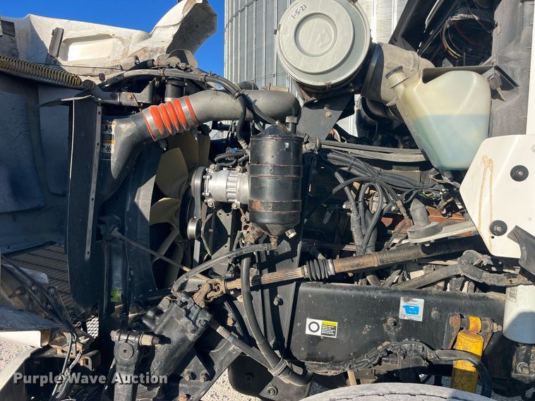 image for item DP2112 2006 Kenworth T800  semi truck