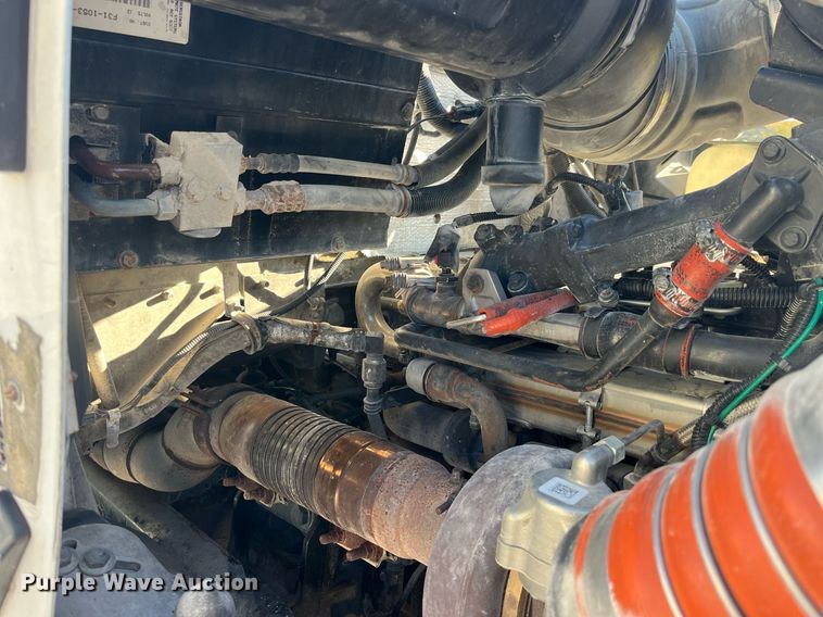 image for item DP2112 2006 Kenworth T800  semi truck