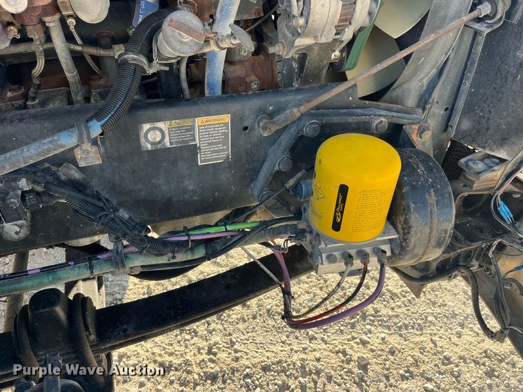 image for item DP2112 2006 Kenworth T800  semi truck