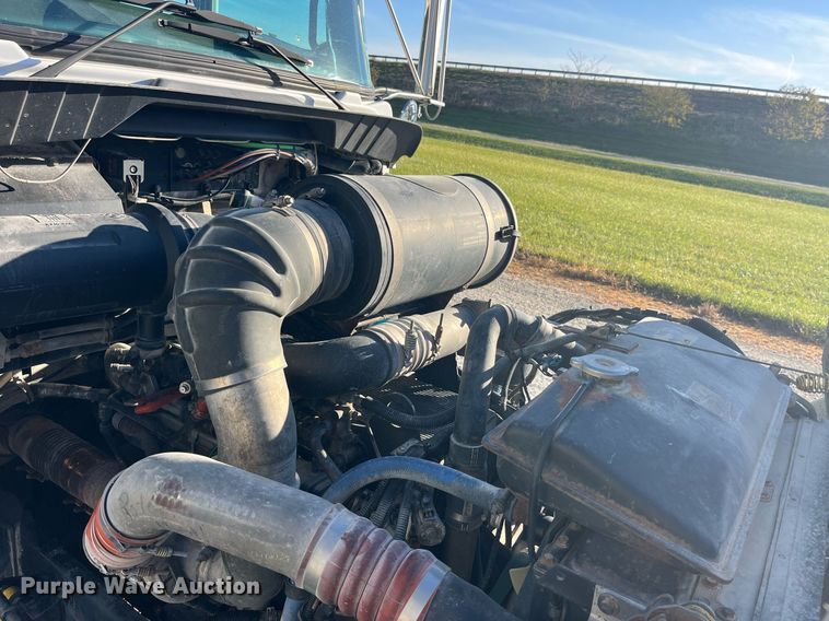 image for item DP2112 2006 Kenworth T800  semi truck