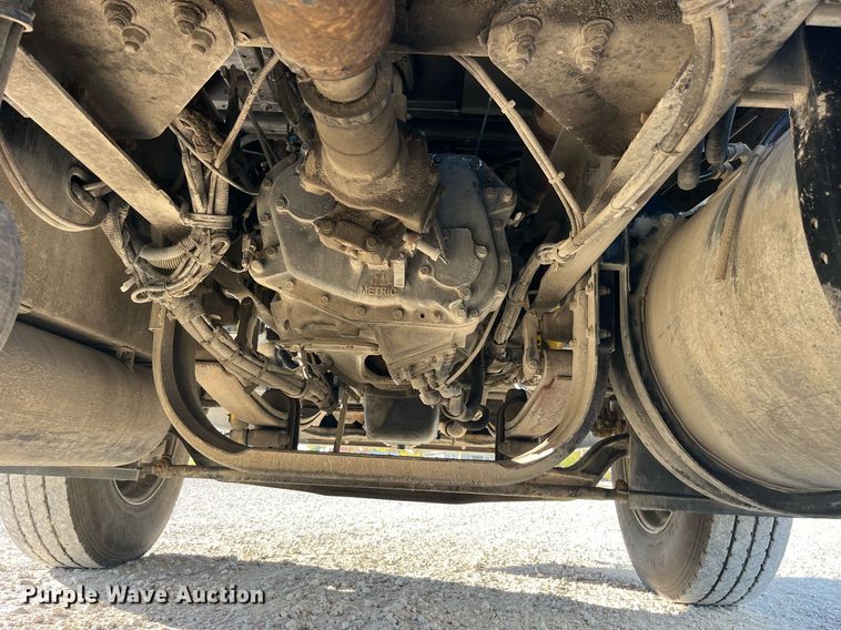 image for item DP2112 2006 Kenworth T800  semi truck