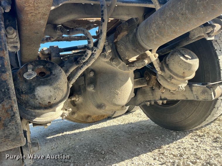 image for item DP2112 2006 Kenworth T800  semi truck