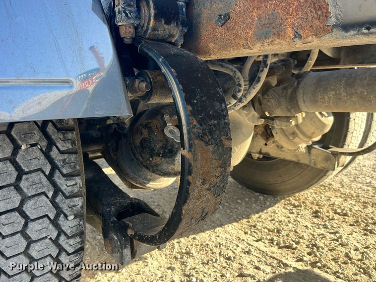 image for item DP2112 2006 Kenworth T800  semi truck